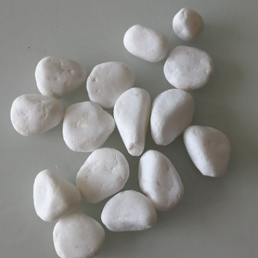 乳白色石头 天然大理石 白色鹅卵石 公园道路铺路雨花石 厂家批发