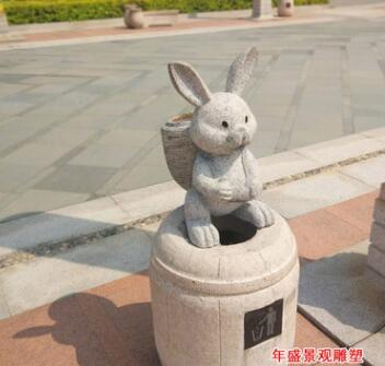 卡通动物兔子石雕垃圾箱景观垃圾桶生态园旅游景区石头垃圾桶厂家
