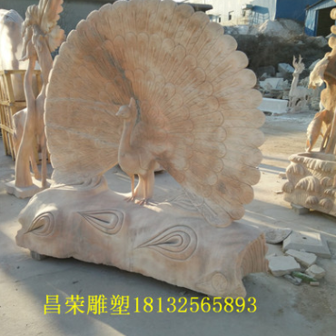晚霞红石雕孔雀开屏 园林景观摆件 大理石动物雕刻 城市雕塑批发