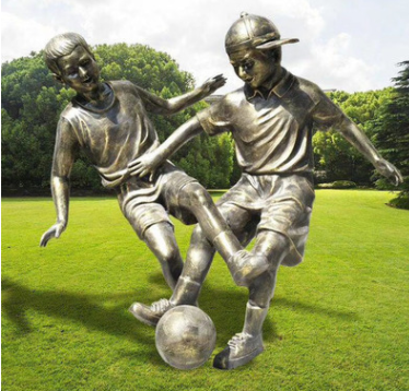 仿铜踢球小孩雕塑园林步行街景观装饰品模型小男孩踢球玻璃钢摆件