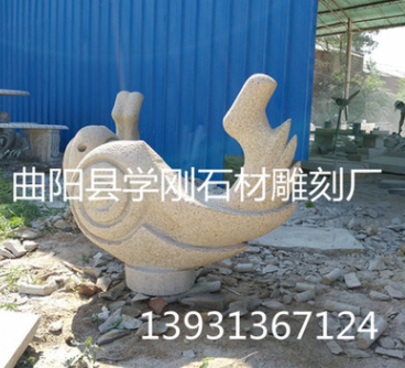 长期供应花岗岩喷水石雕鱼吐水流水娃娃鱼水景园林水钵石雕摆件