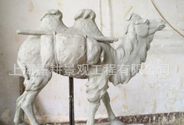 玻璃钢仿铜骆驼雕塑 大型户外动物雕塑 沙漠骑乘雕塑 可来图定制