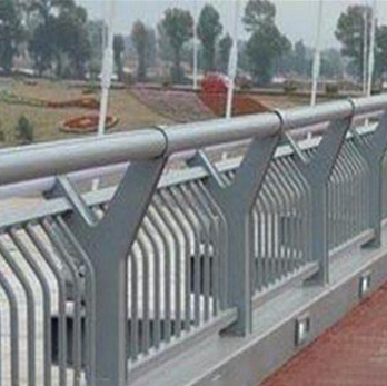 热镀锌环保围栏 江苏锌钢护栏 生产道路锌钢护栏市政锌钢护栏厂家