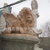 晚霞红狮子雕塑 大理石西洋狮 铸铜石雕飞狮 别墅酒店看门狮定做