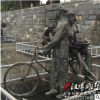战争时期民俗小品接新娘人物雕塑户外景观广场玻璃钢铸铜雕塑订制