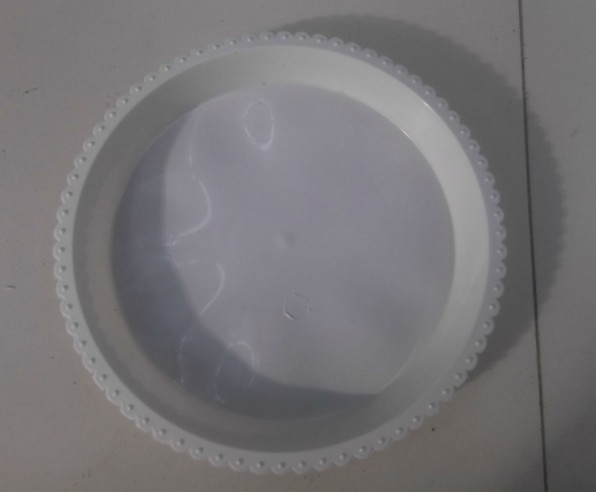 白色塑料盆垫