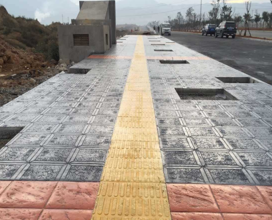 云南玉溪市政艺术地坪道路