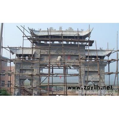 村口摆放大型牌楼  汉白玉牌坊 古建筑风格牌楼 曲阳石雕