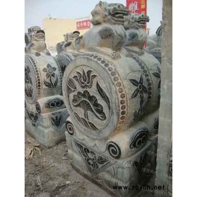 定制            特价仿古石雕做旧青石貔貅抱鼓石