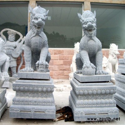 沐泽专业供应石雕麒麟石头麒麟天青石晚霞红貔貅定制各种招财动物