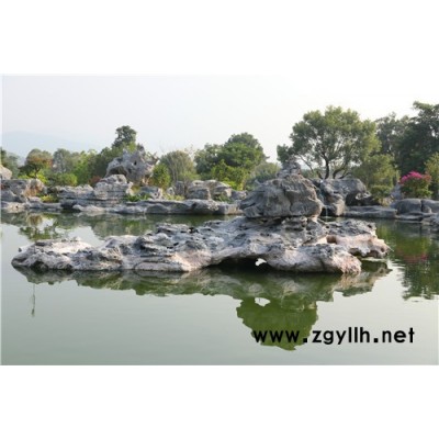 良好园林 太湖石假山水池