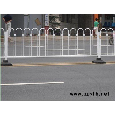 园艺花坛花园围栏 可来图纸定制 澜润路沿道路花坛草坪围栏 莱芜厂区围栏墙锌钢护栏供应商