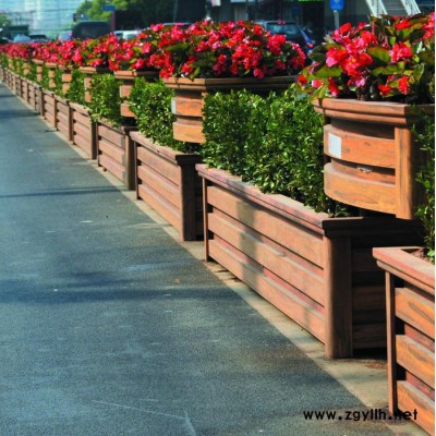 兰州木纹铝合金花坛，兰州铝合金道路隔离花槽，兰州铝合金移动花坛