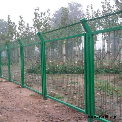 宝坤道路护栏网 铁路封闭网 园林花坛围网 双边丝护栏现货