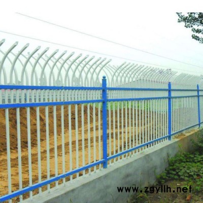 六盘水阳台装修护栏 铁艺防护栏杆 花坛隔离栏厂家批发