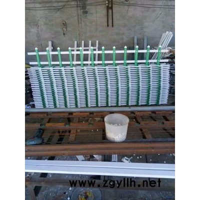 绿化带隔离栅栏PVC塑料花池花坛户外护栏PVC草坪护栏塑钢草坪护栏