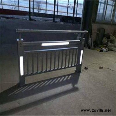 道路灯光护栏 俊邦金属 批发