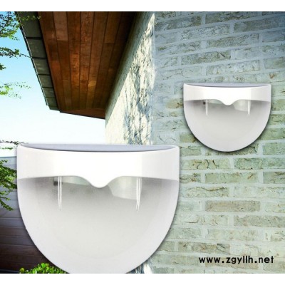 太阳能壁灯  户外防水太阳能庭院灯 太阳能半圆光控围墙灯