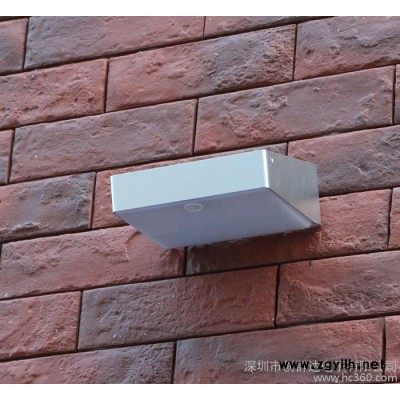 户外led庭院灯太阳能壁灯家用防水花园别墅灯5w**人体感应